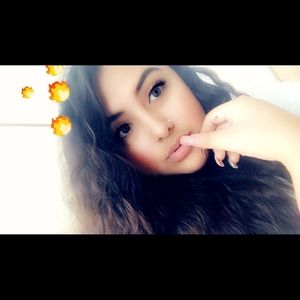 Meet your Posher, Esmeralda